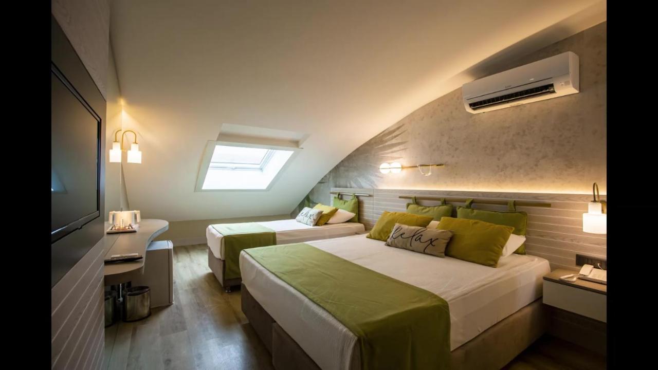 Side Square Hotel Buitenkant foto
